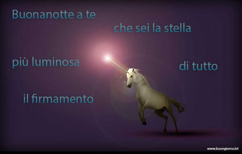 Unicorno in volo su un cielo notturno che tocca una stella luminosa